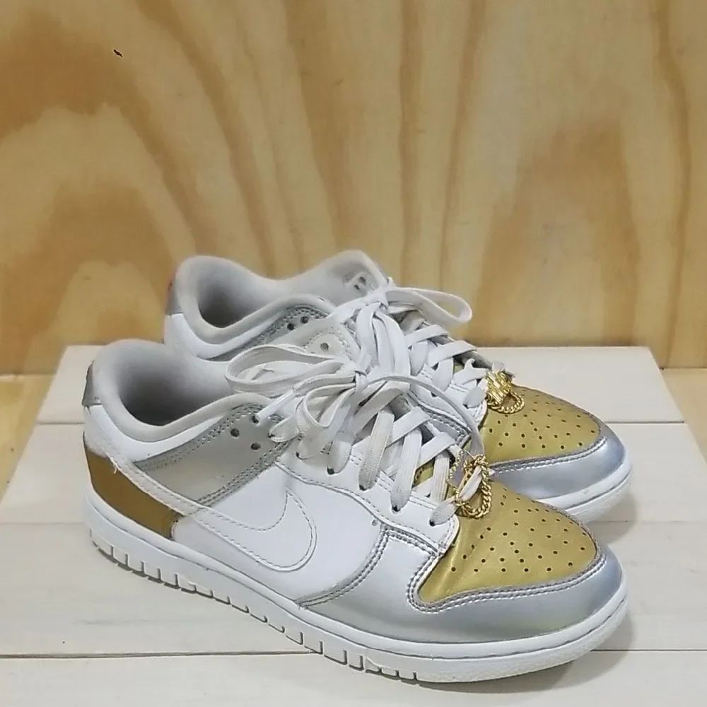 Nike Women's Metallic Gold and Silver Sneakers Women's size 6